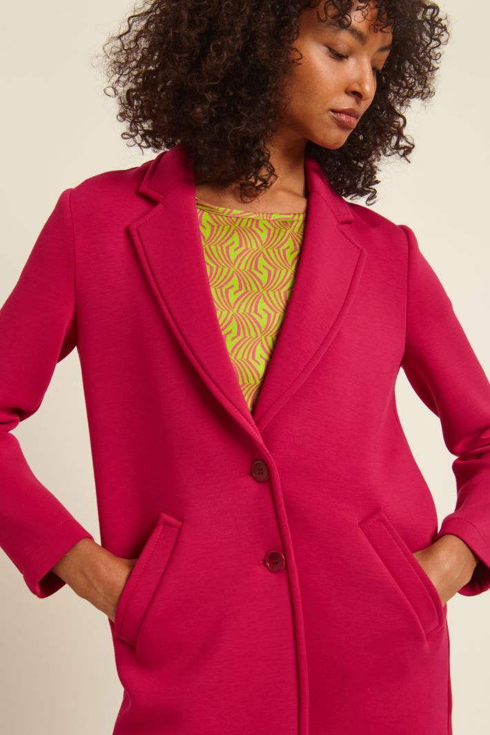 DIFFUSIONETESSILE/INTREND/ODIERNO/Coat with slanted pockets/Fuchsia