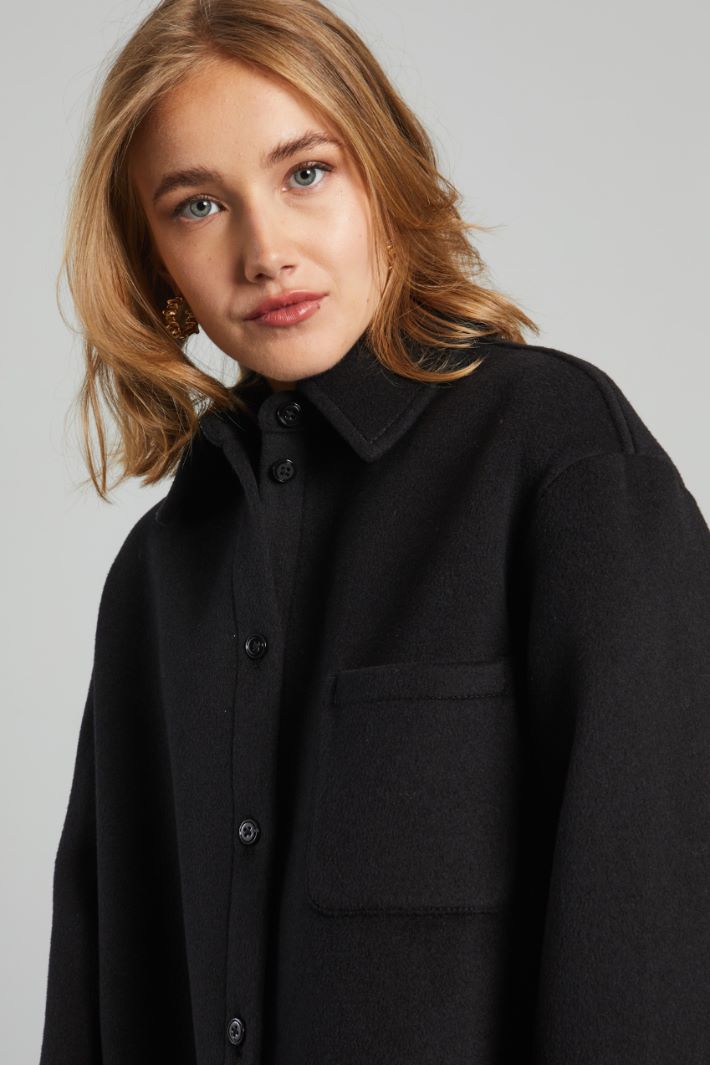 DIFFUSIONETESSILE/INTREND/AIMI/Oversized shirt-style jacket/BLACK