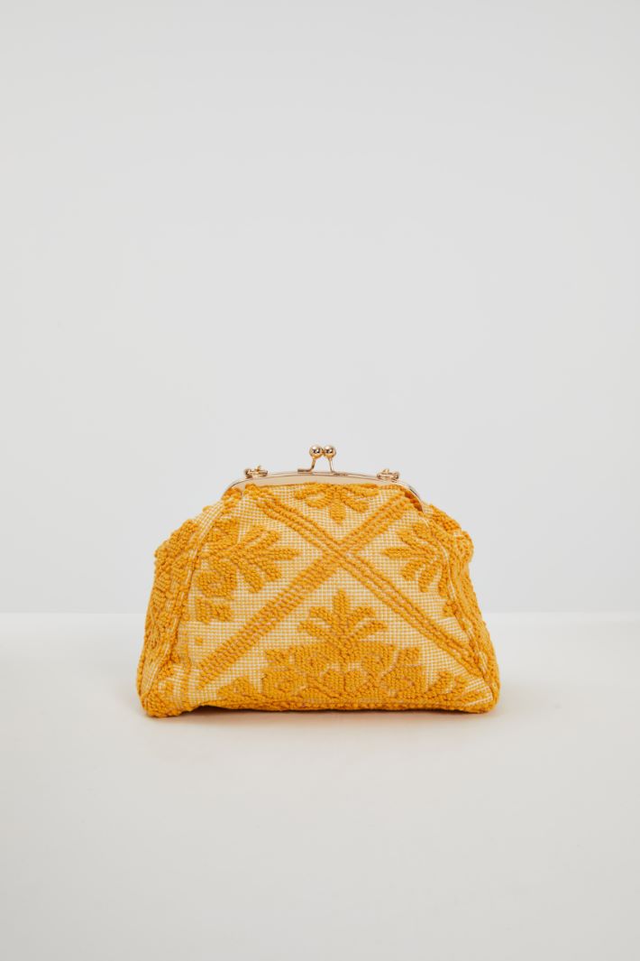 DIFFUSIONE TESSILE/INTREND/COIMBRA/Embossed clutch