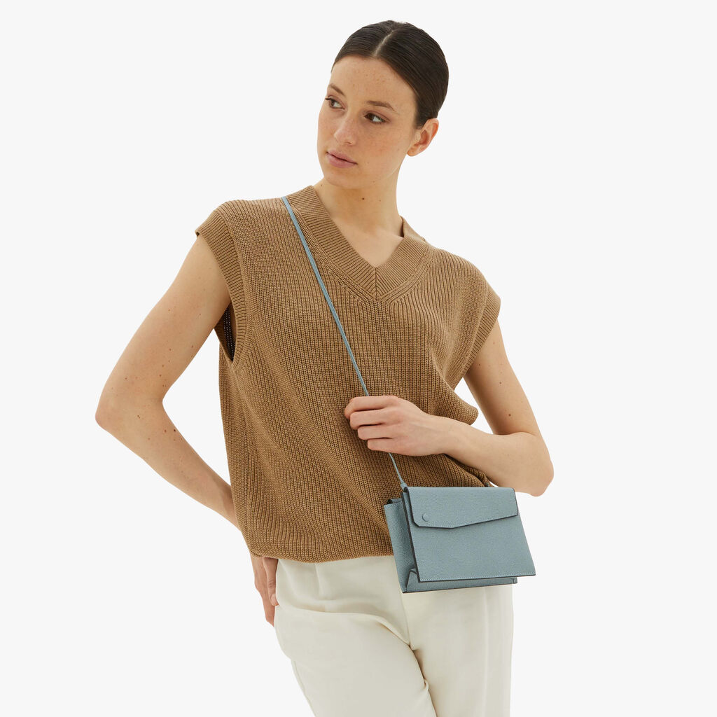 Pocket Slim Shoulder Bag