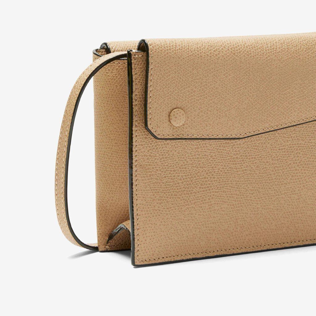 Pocket Slim Shoulder Bag