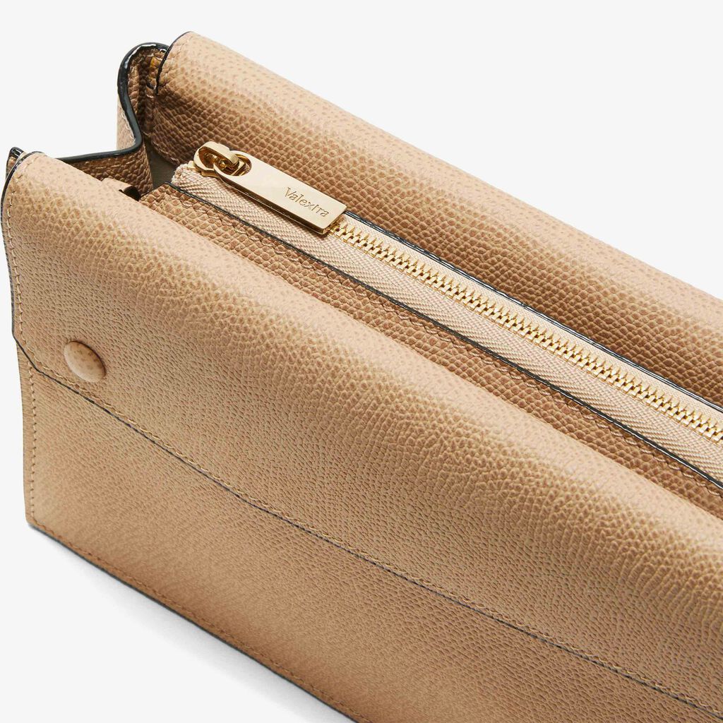 Pocket Slim Shoulder Bag