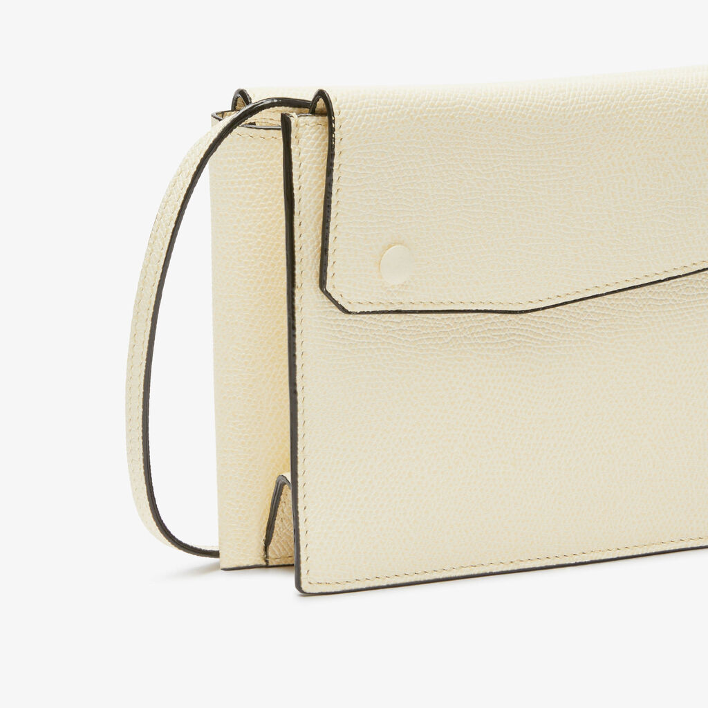 Pocket Slim Shoulder Bag