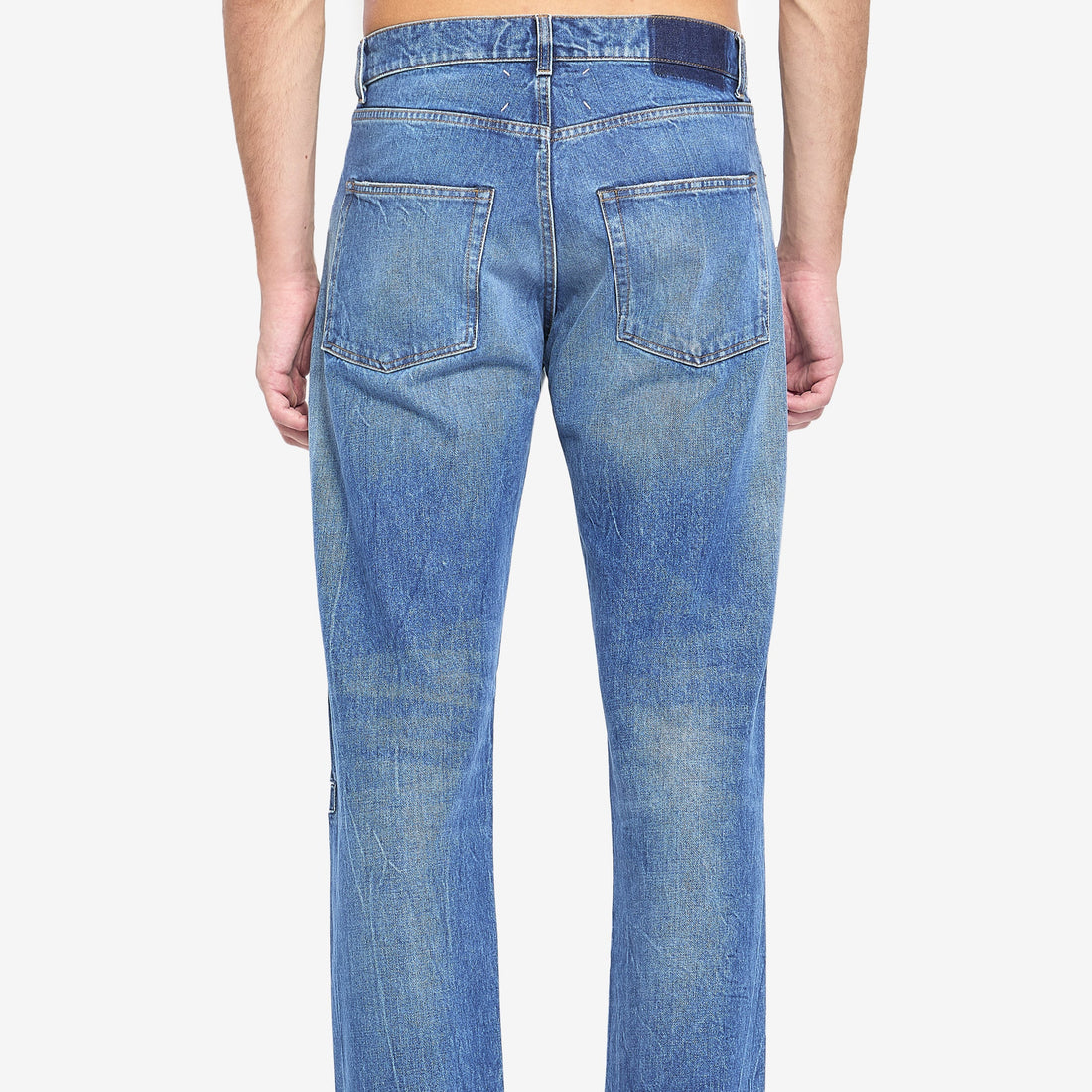 Jeans with patch
