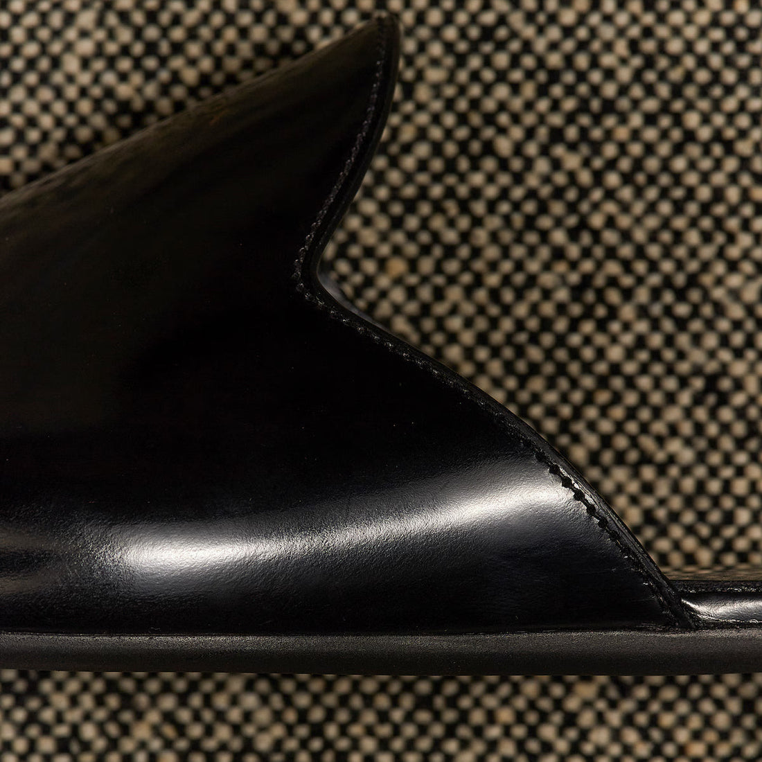 PRADA BRUSHED LEATHER SLIPPERS SIZE 8 BLACK