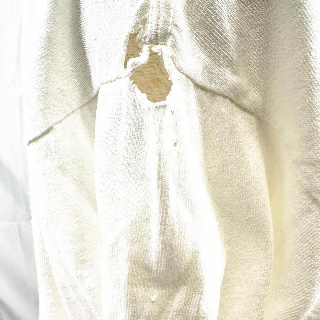 HUMMER LIKE NOTHING ELSE LOGO XL 肩の穴 アップ
