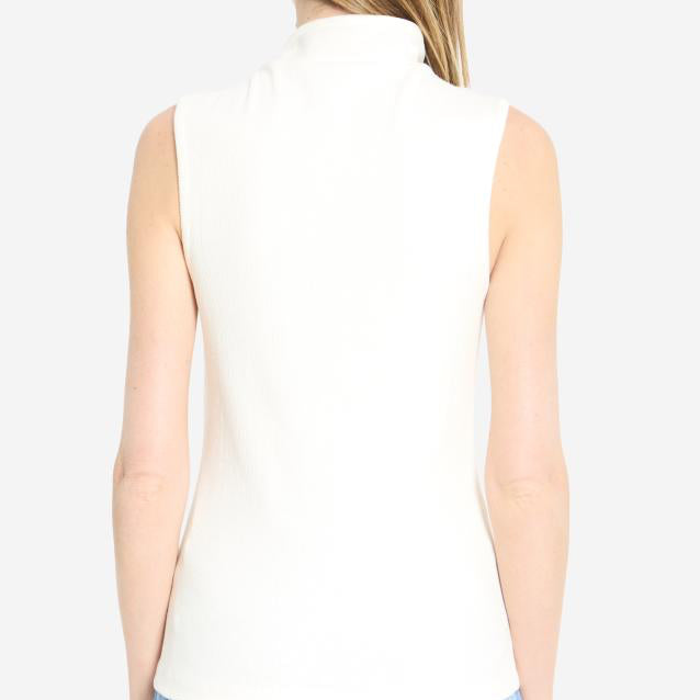 Asymmetrical fitted top