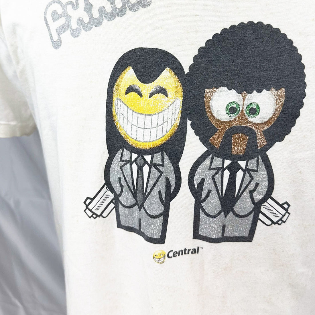 PULP FICTION CARTOON PARODY L 胸元プリント アップ