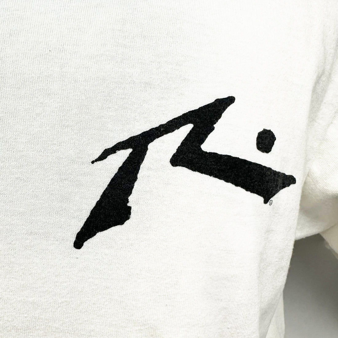 RUSTY SURFBOARDS NEON LOGO L 胸ロゴ アップ
